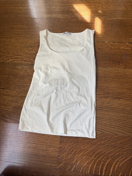 Zara Tops - Zara Women’s Scoop Neck Tank Top in Cream